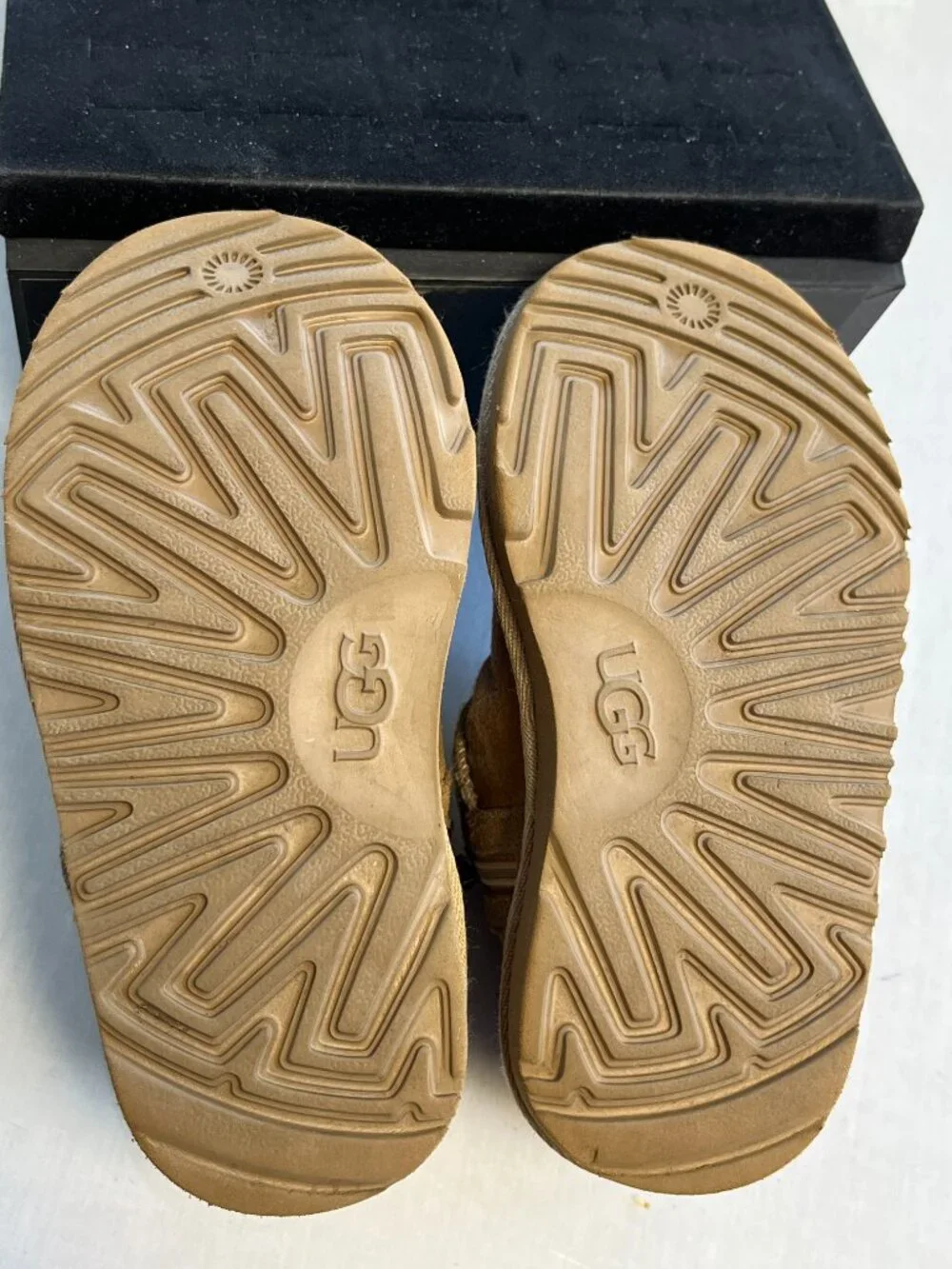 UGG Classic Ultra Mini Chestnut Toddler Boots Size 10